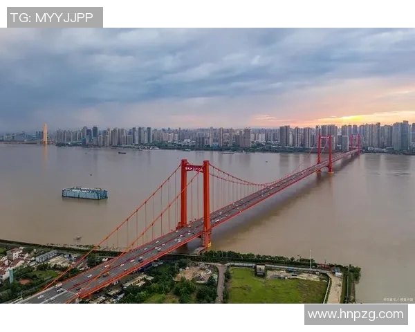 赛后分析：武汉篮球队与上海篮球队的耐力对决全景回顾